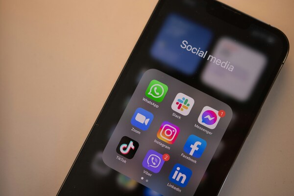 Social Media Algorithms: How They Work, How to Optimise Content for Them, and More header image