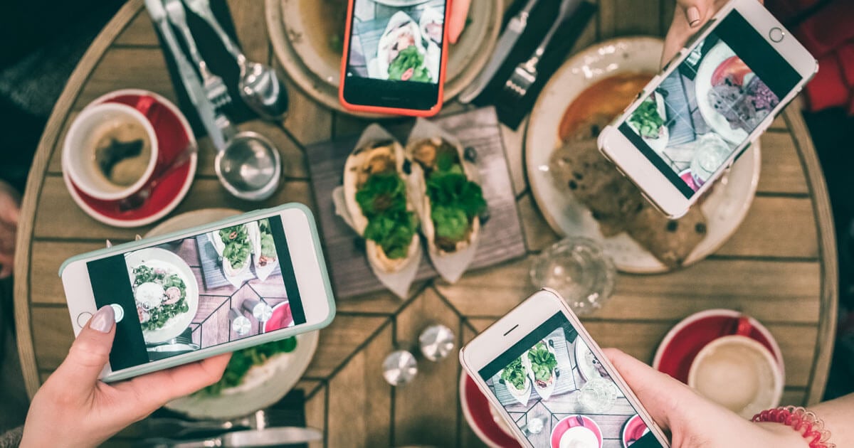 Guide to Restaurant Social Media Marketing [6 Tasty Examples Included]