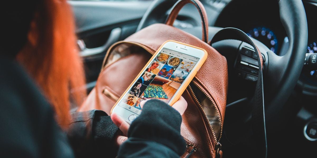 From Likes to Loyalty: Mastering Social Media's Customer Service