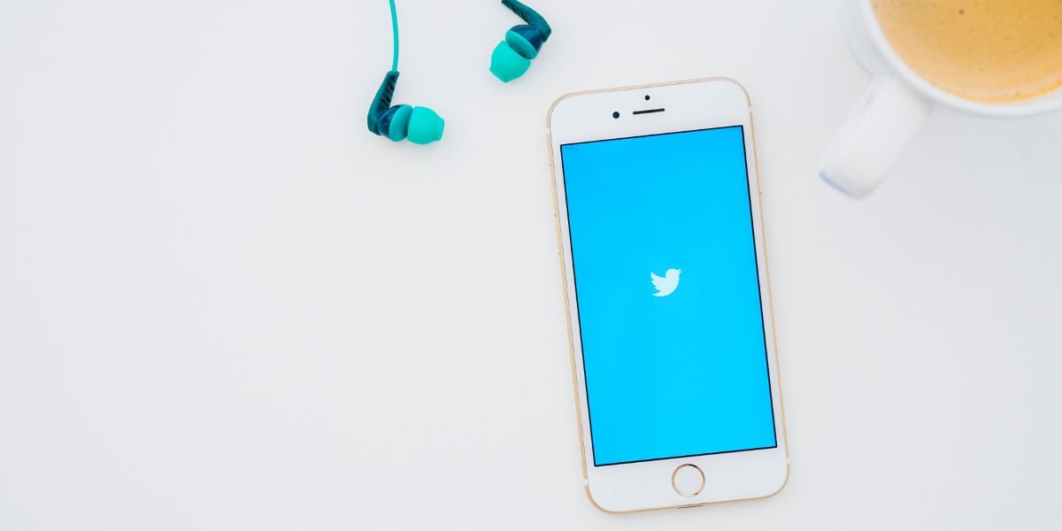 How to use X (Twitter) Hashtags: The 2025 Guide to Finding and Using the Right Ones
