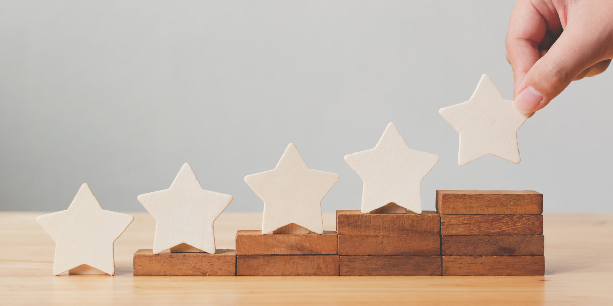 How Can Social Media Improve Customer Service in 2025? 10 Effective Strategies