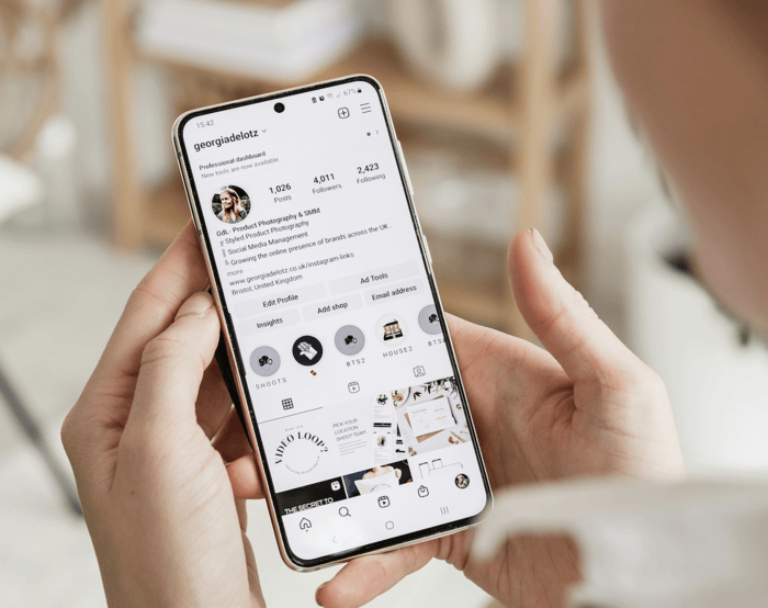 How to Add Your Business Location on Instagram (And Why It Matters)