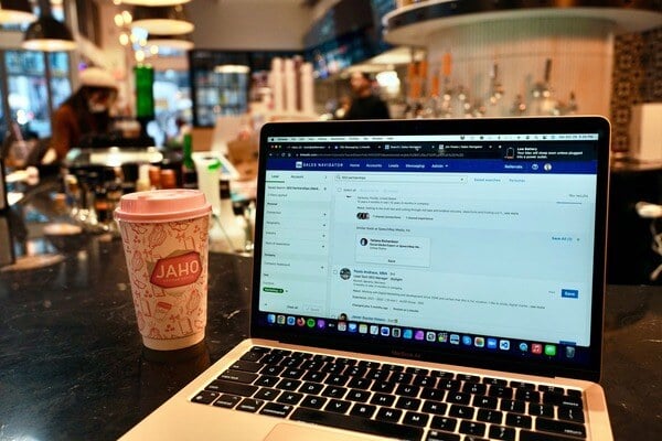 How to Build a Results-Driven LinkedIn Marketing Strategy in 10 Easy Steps