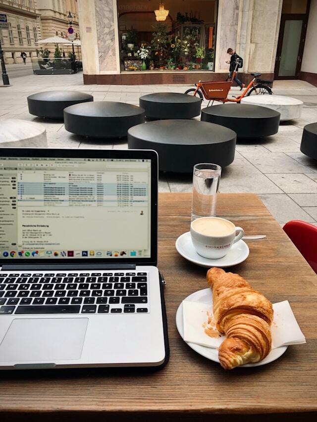https://2235233.fs1.hubspotusercontent-na1.net/hubfs/2235233/website-media/Case-study-page/Images/sage-restaurant-group.jpg